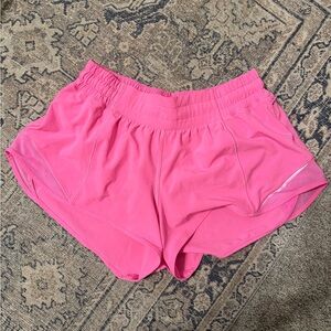Lululemon Athletics Hotty Hot 2.5” shorts